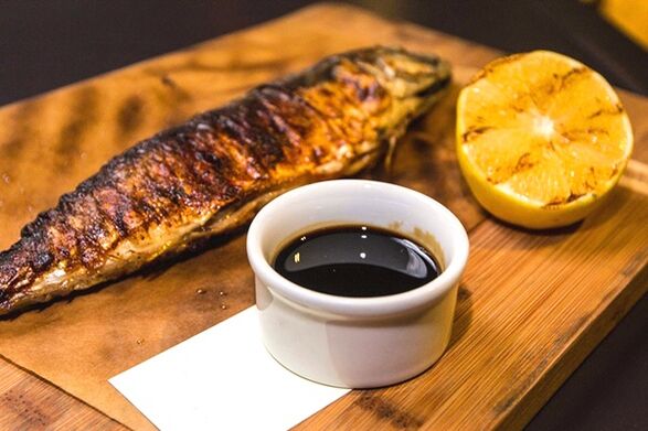 Pescado a la parrilla con salsa de jengibre saciará el hambre y aumentará la potencia masculina